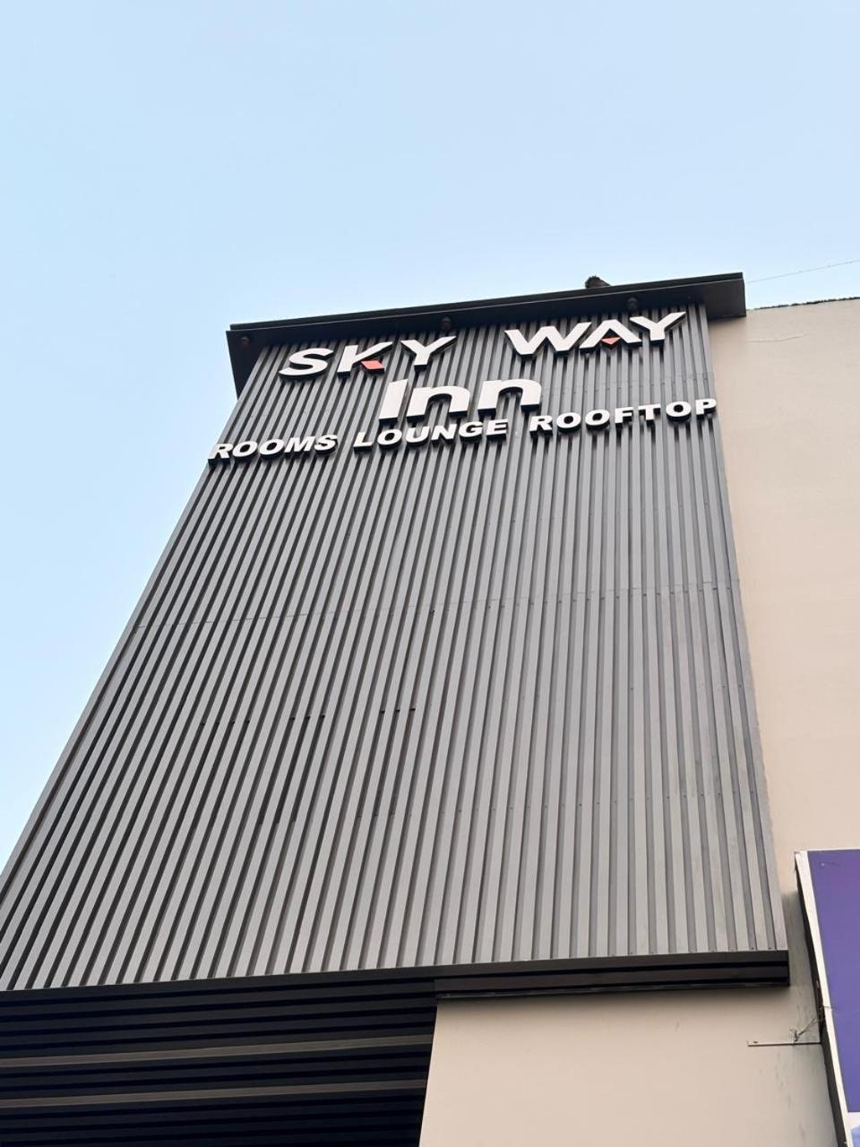 Hotel Sky Way Inn Hisār Extérieur photo